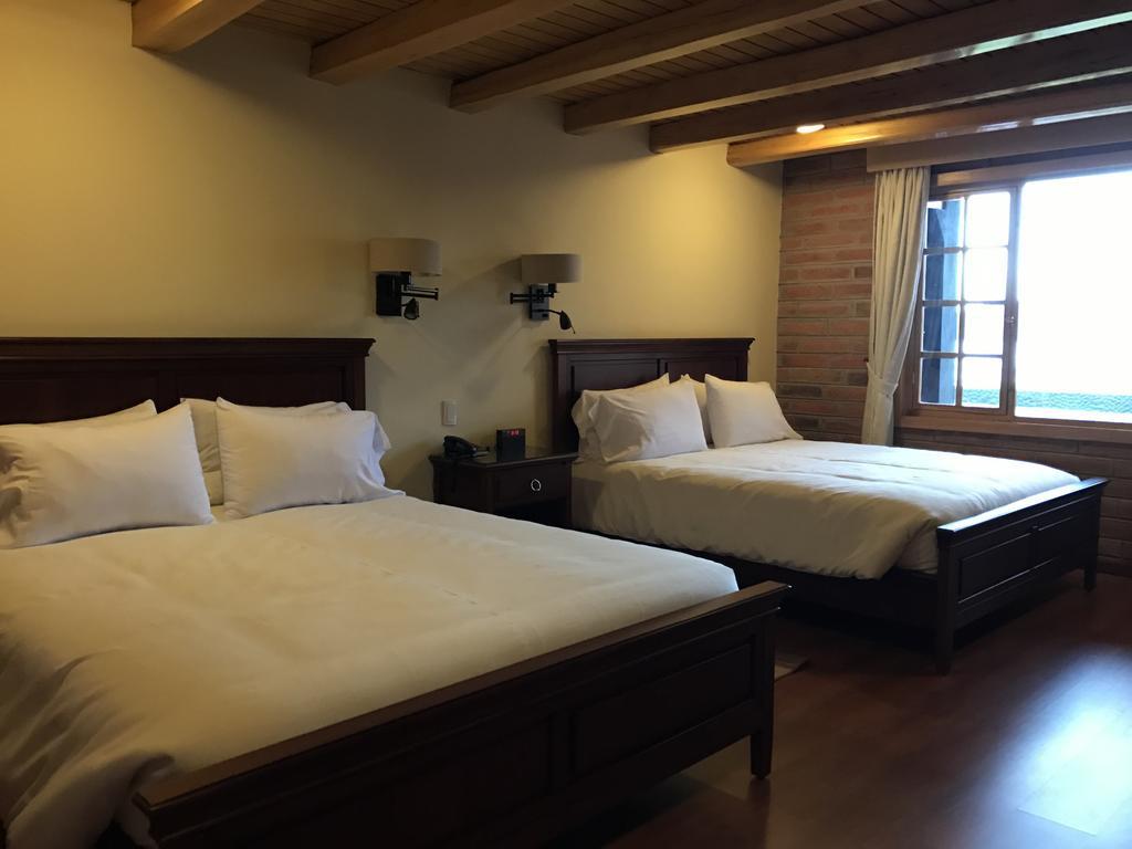 Puertolago Country Inn & Resort 오타발로 외부 사진