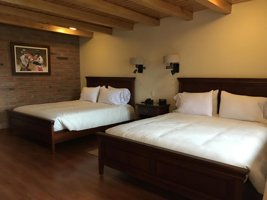 Puertolago Country Inn & Resort 오타발로 외부 사진